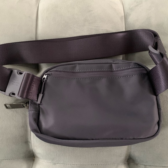 Lululemon Everywhere Belt Bag OG Rare Moonwalk Belt Bag - Picture 9 of 12